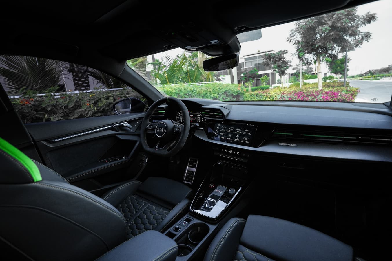 Audi RS3 2024 huren Dubai - Weergave 2
