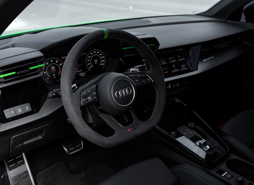Audi RS3 2024 huren Dubai - Weergave 4