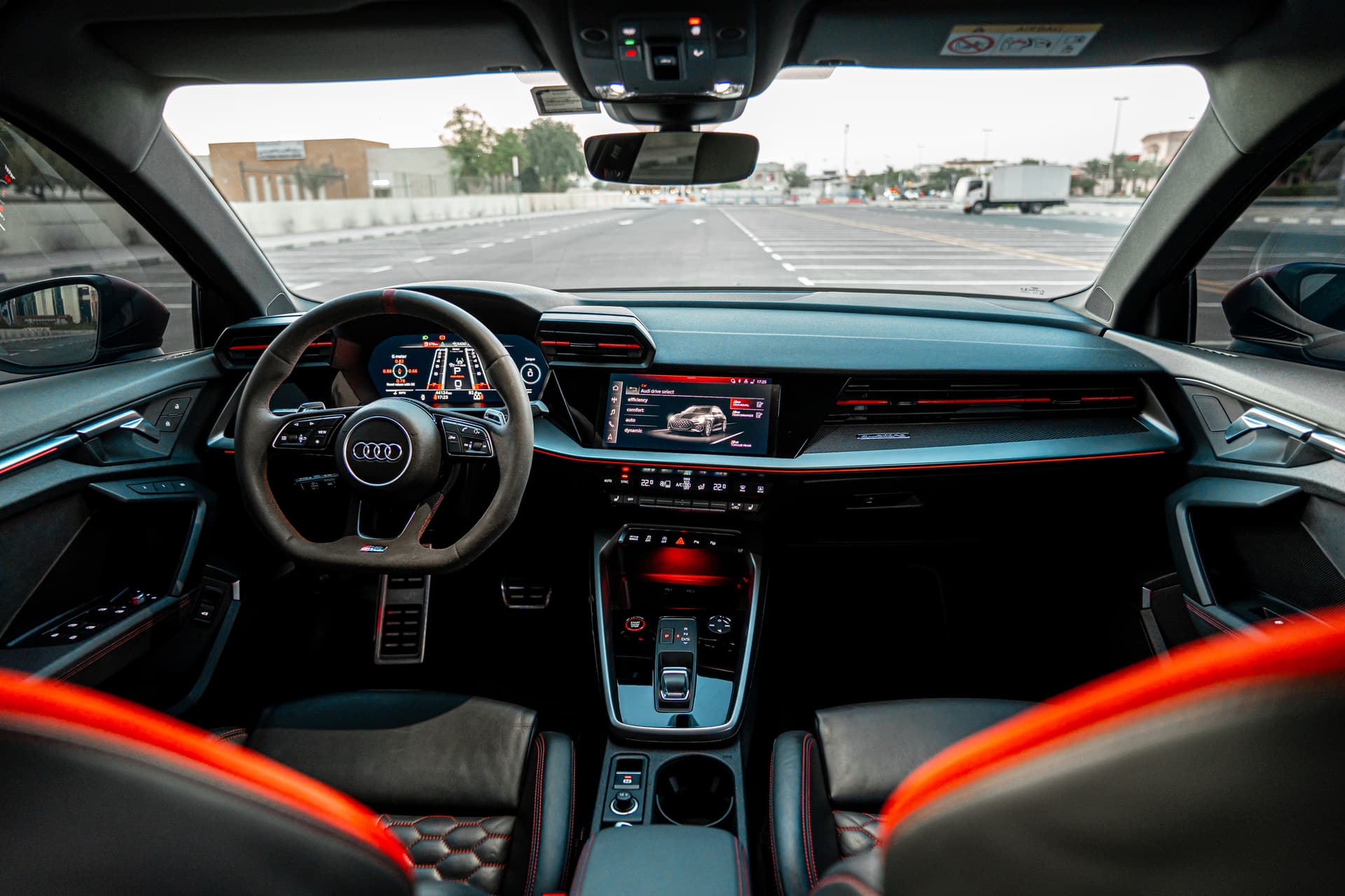 Audi RS3 Sportback 2023 huren Dubai - Weergave 4