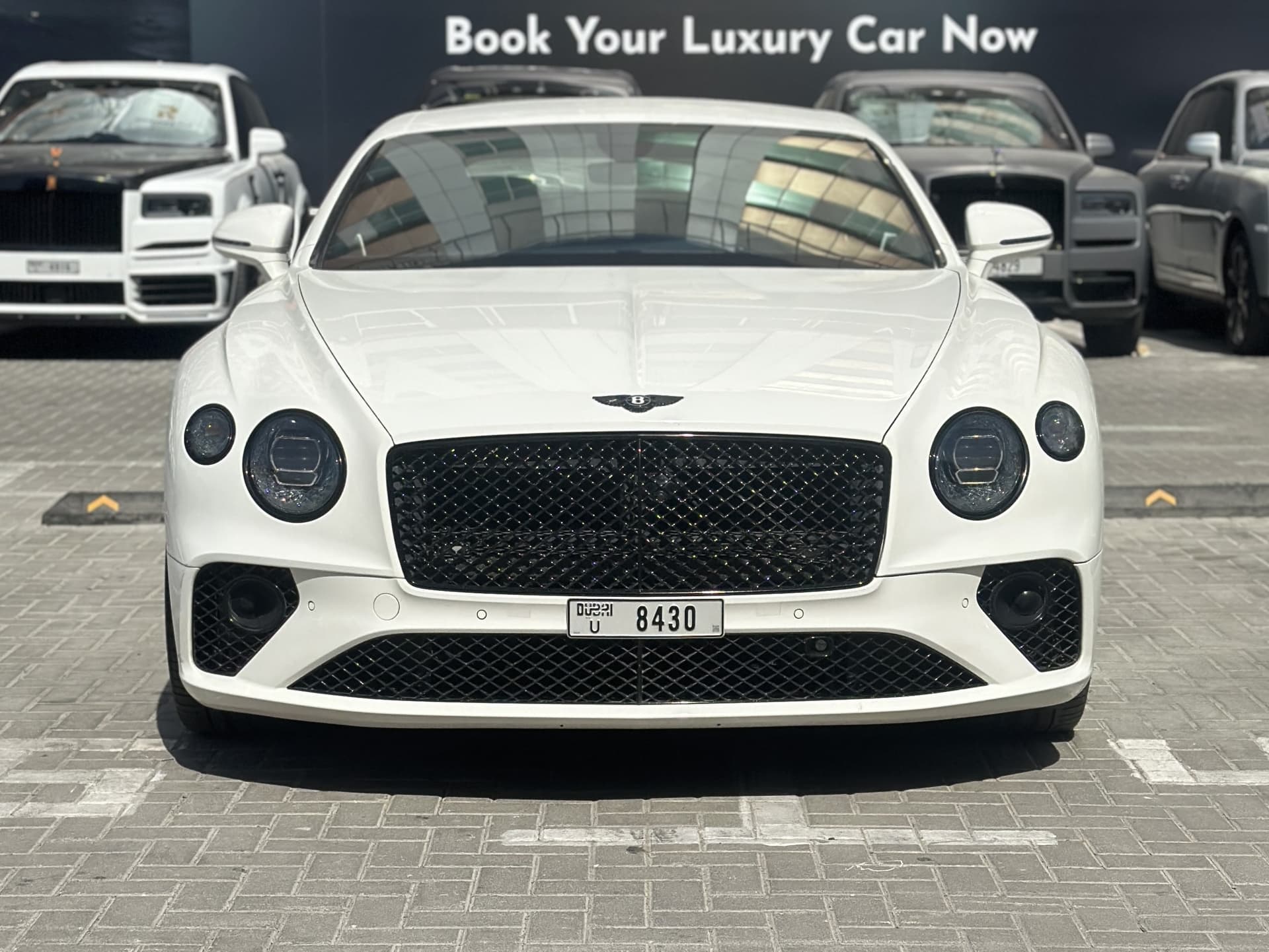 Bentley Continental GT 2019 huren Dubai - Vooraanzicht