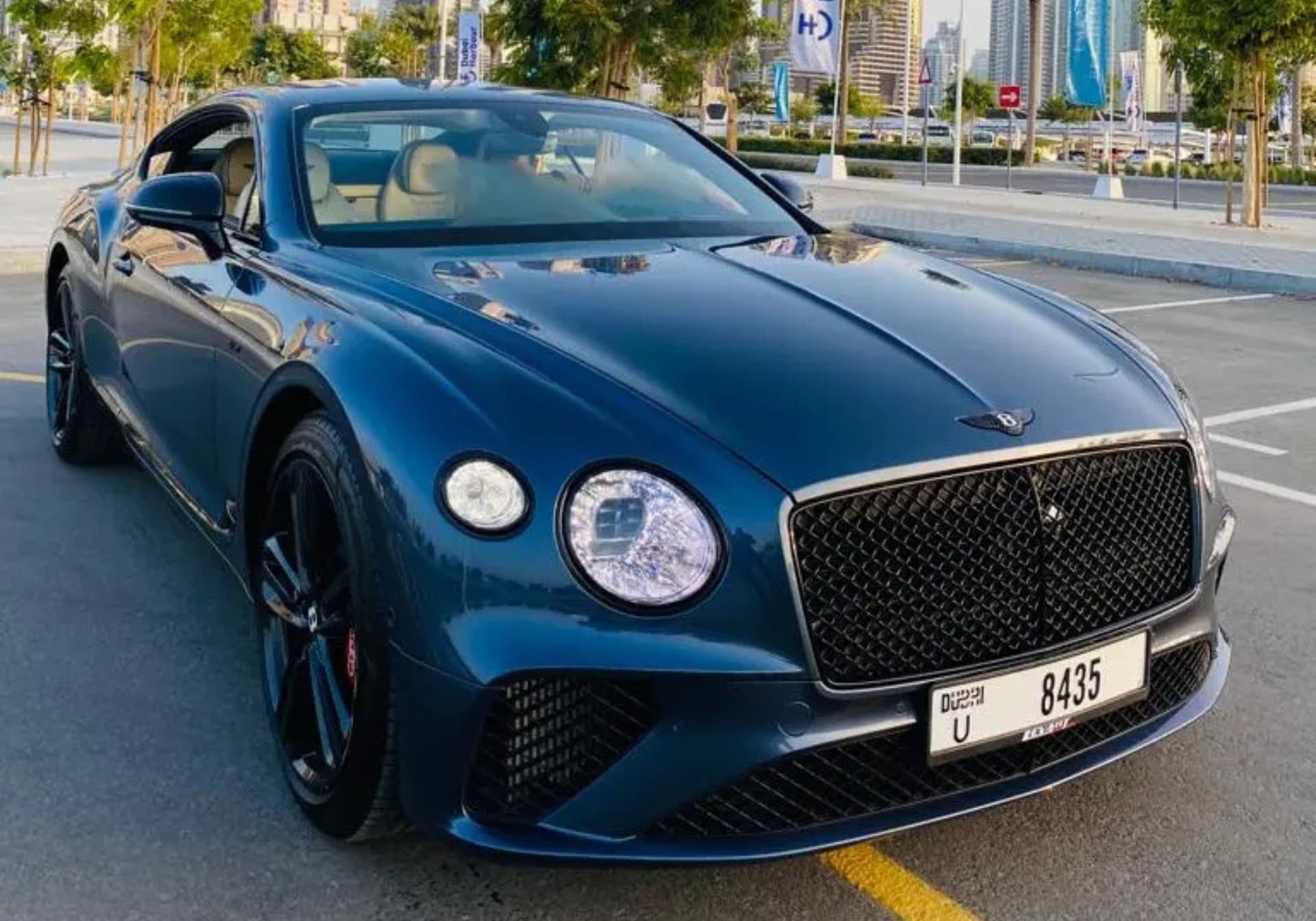 Bentley Continental GT 2020 huren Dubai - Vooraanzicht