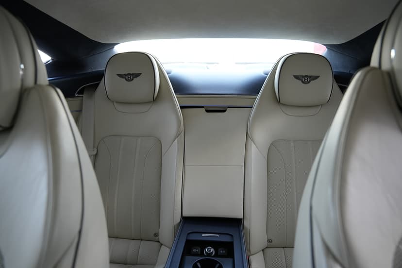 Location Bentley Continental GT 2020 Dubai - Vue 7
