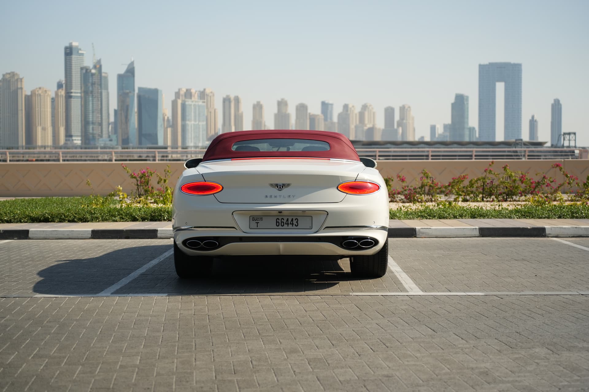 Bentley Continental GTC 2022 mieten in Dubai - Ansicht 3