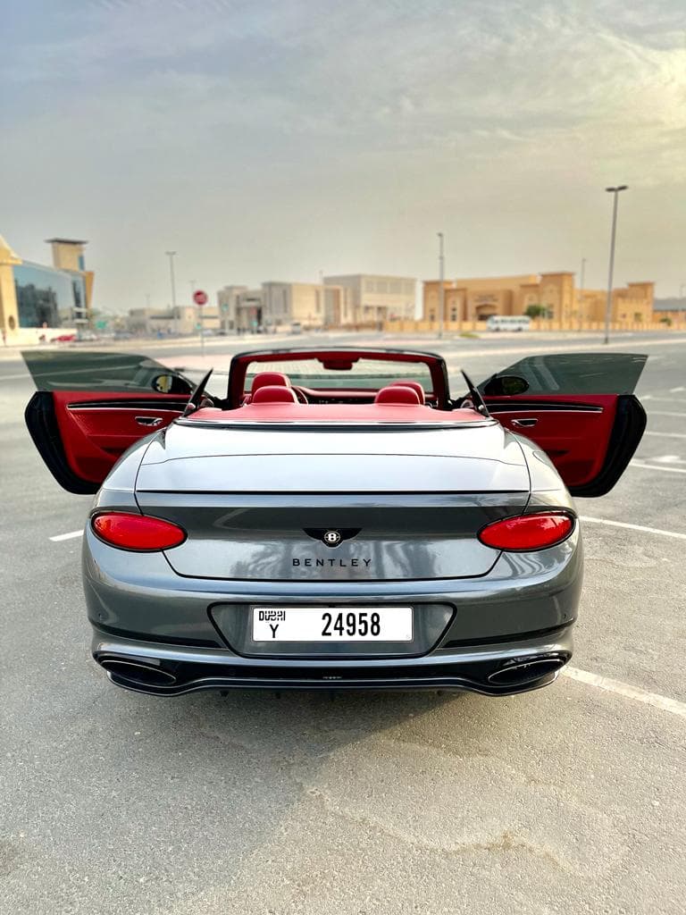 Bentley Continental GTC 2022 huren Dubai - Weergave 3