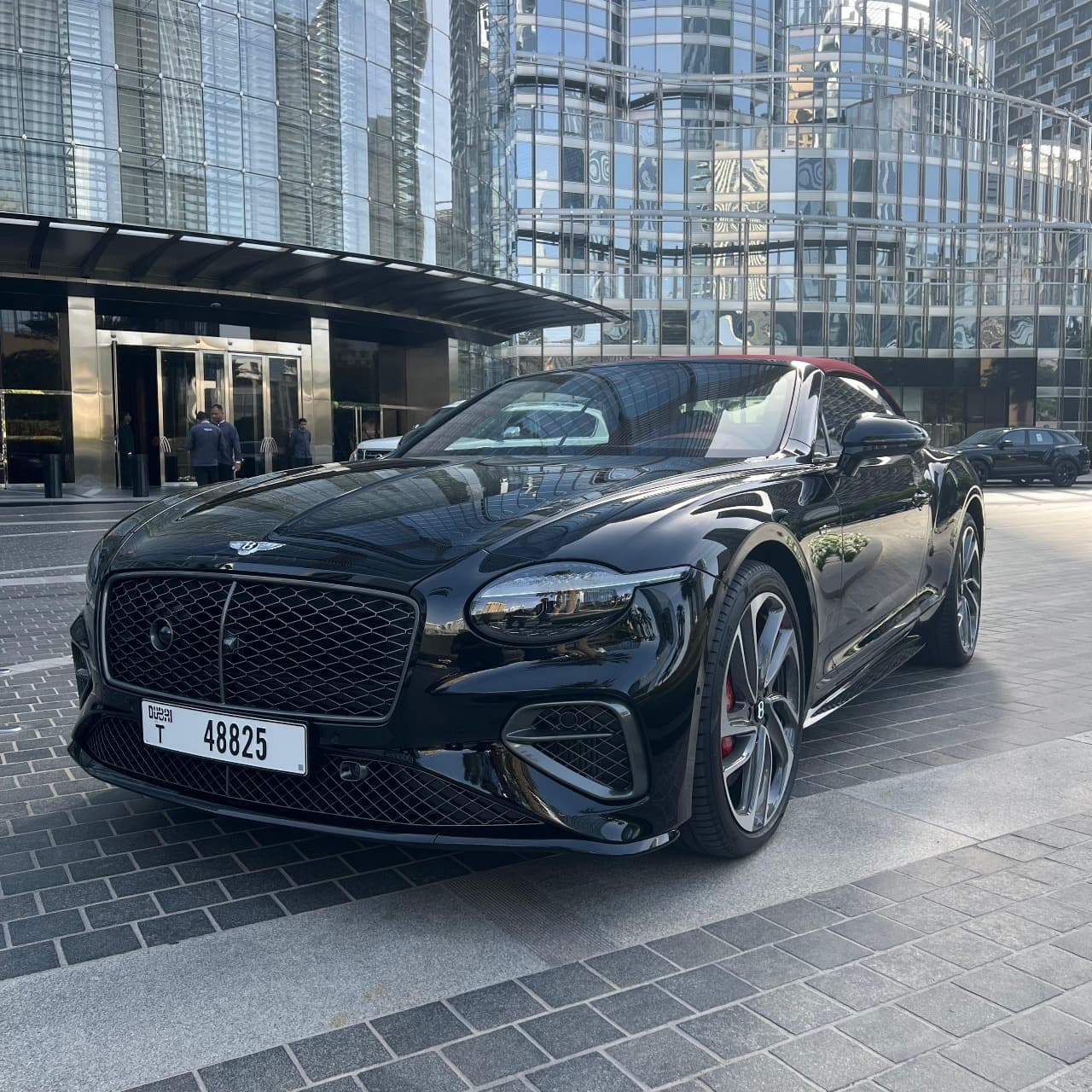 Bentley Continental GTC Speed First Edition 2025 huren Dubai - Vooraanzicht