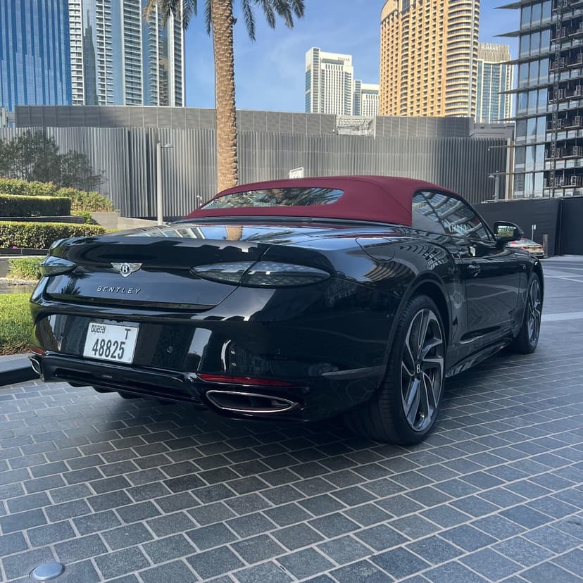 Bentley Continental GTC Speed First Edition 2025 huren Dubai - Weergave 5