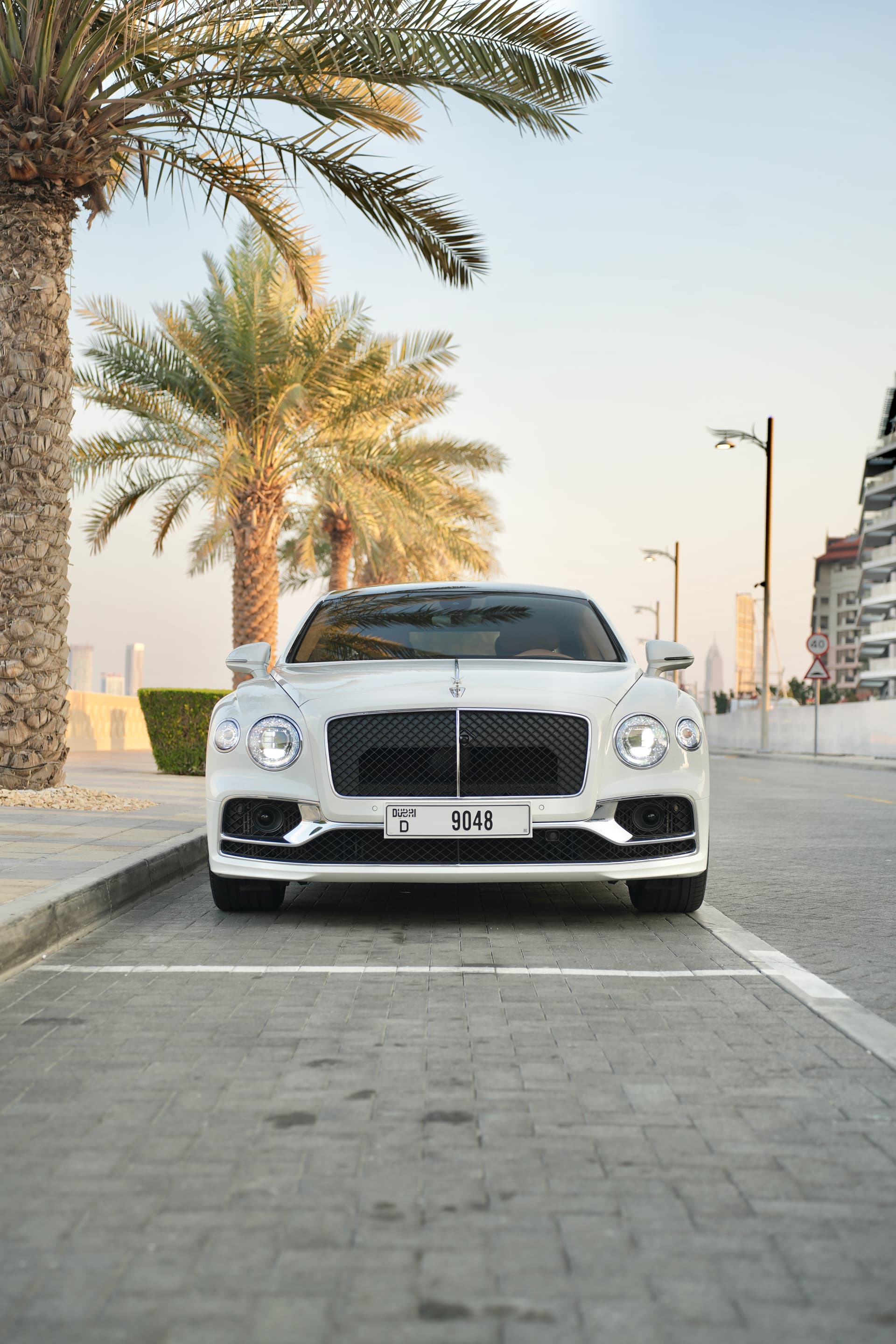Bentley Flying Spur 2024 huren Dubai - Weergave 2