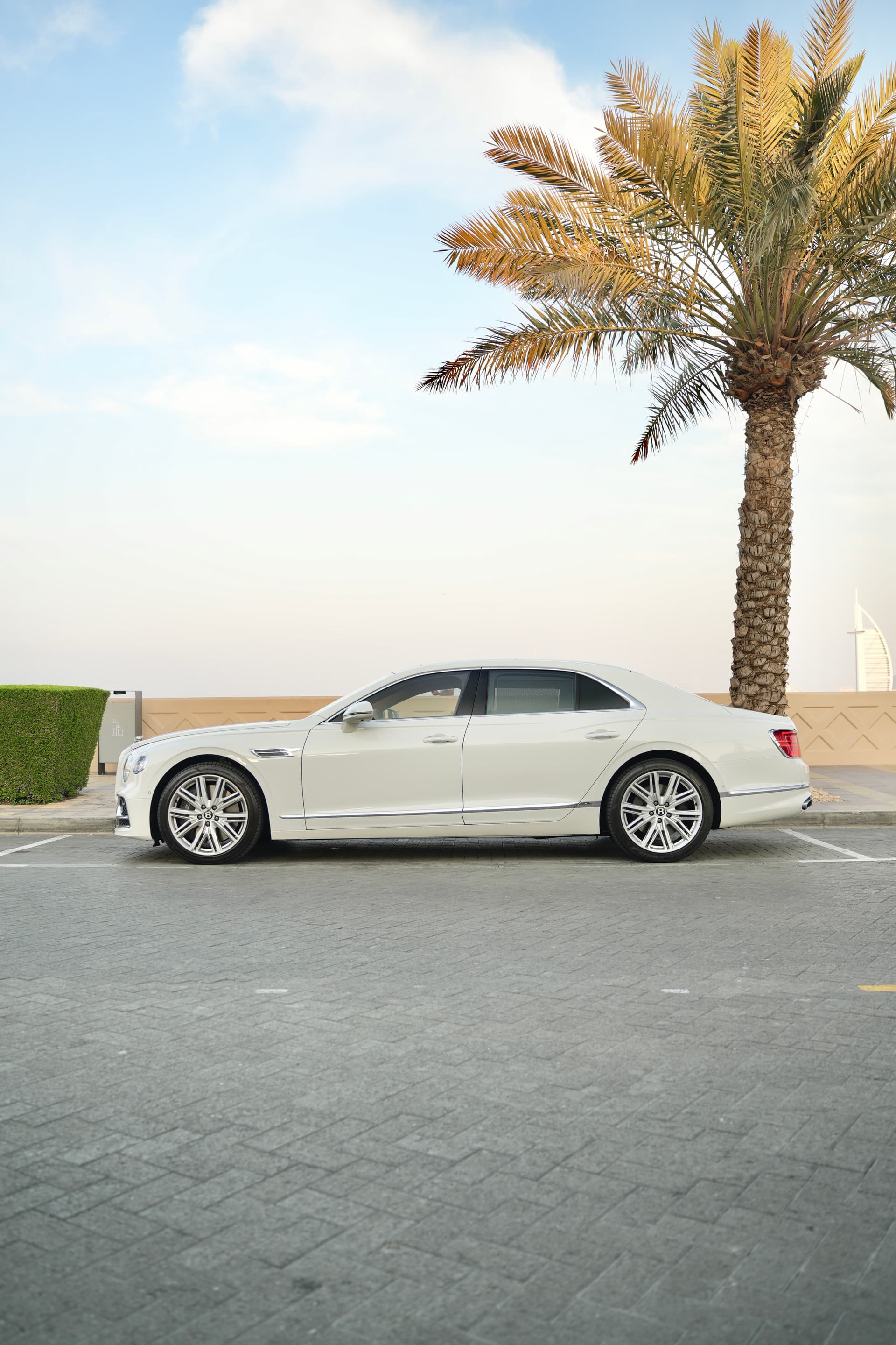 Bentley Flying Spur 2024 huren Dubai - Weergave 4