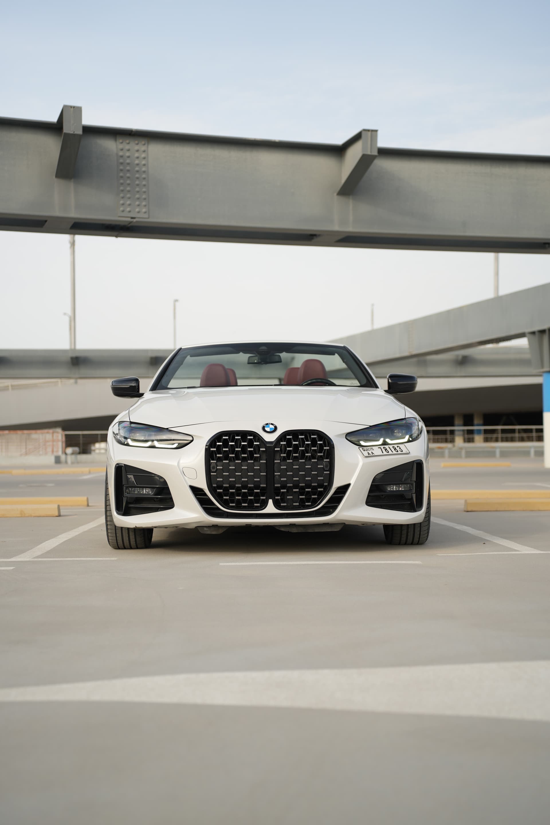 BMW 4 Series 430i 2024 huren Dubai - Vooraanzicht