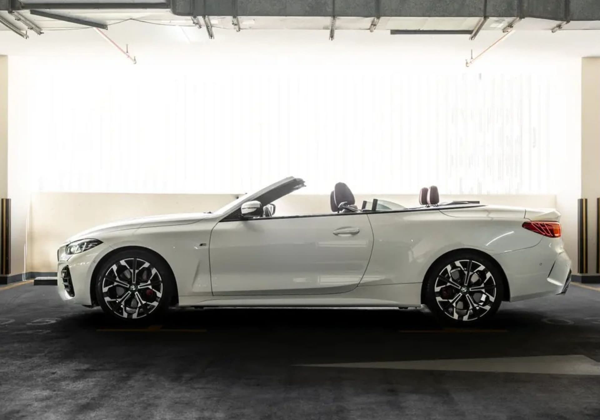 BMW 4 Series 430i M Sport Convertible 2025 huren Dubai - Weergave 4
