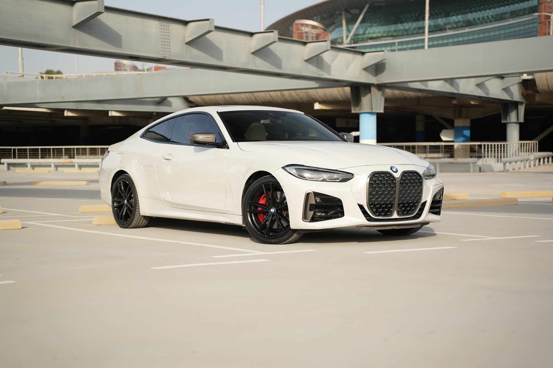 BMW 4 Series M440i 2021 huren Dubai - Vooraanzicht