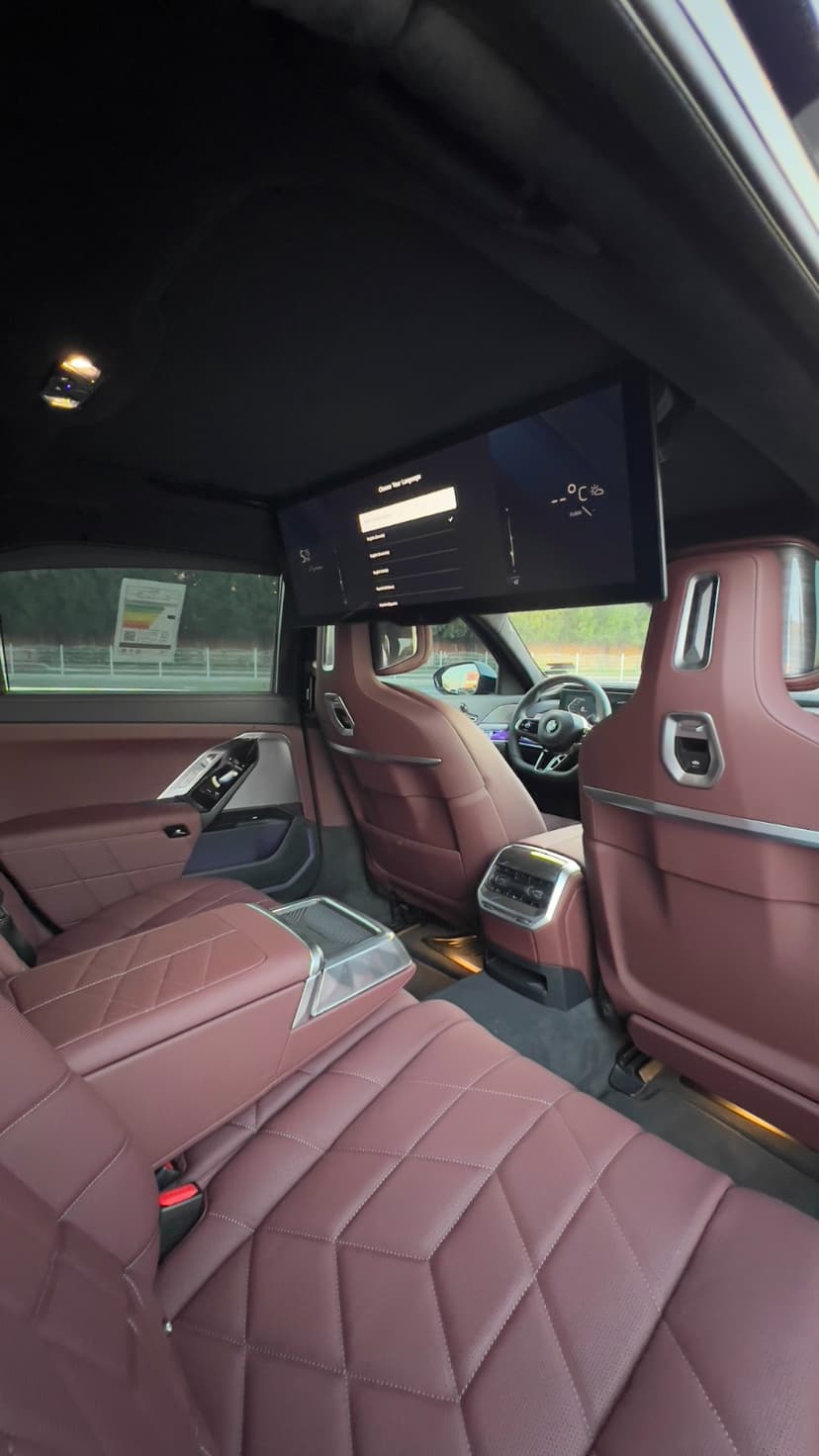 Alquiler BMW 7 Series 730i 2024 Dubai - Vista 10