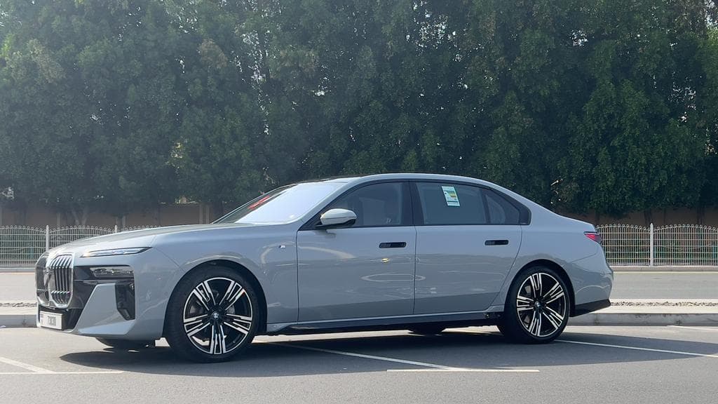 BMW 7 Series 735i 2023 huren Dubai - Weergave 3