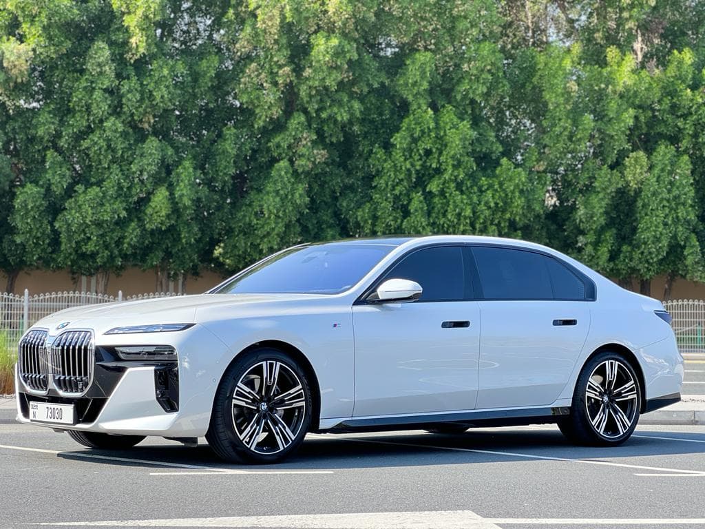 BMW 7 Series 735i 2024 huren Dubai - Weergave 3