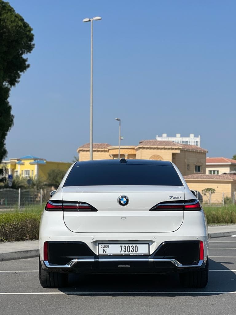 BMW 7 Series 735i 2024 huren Dubai - Weergave 4