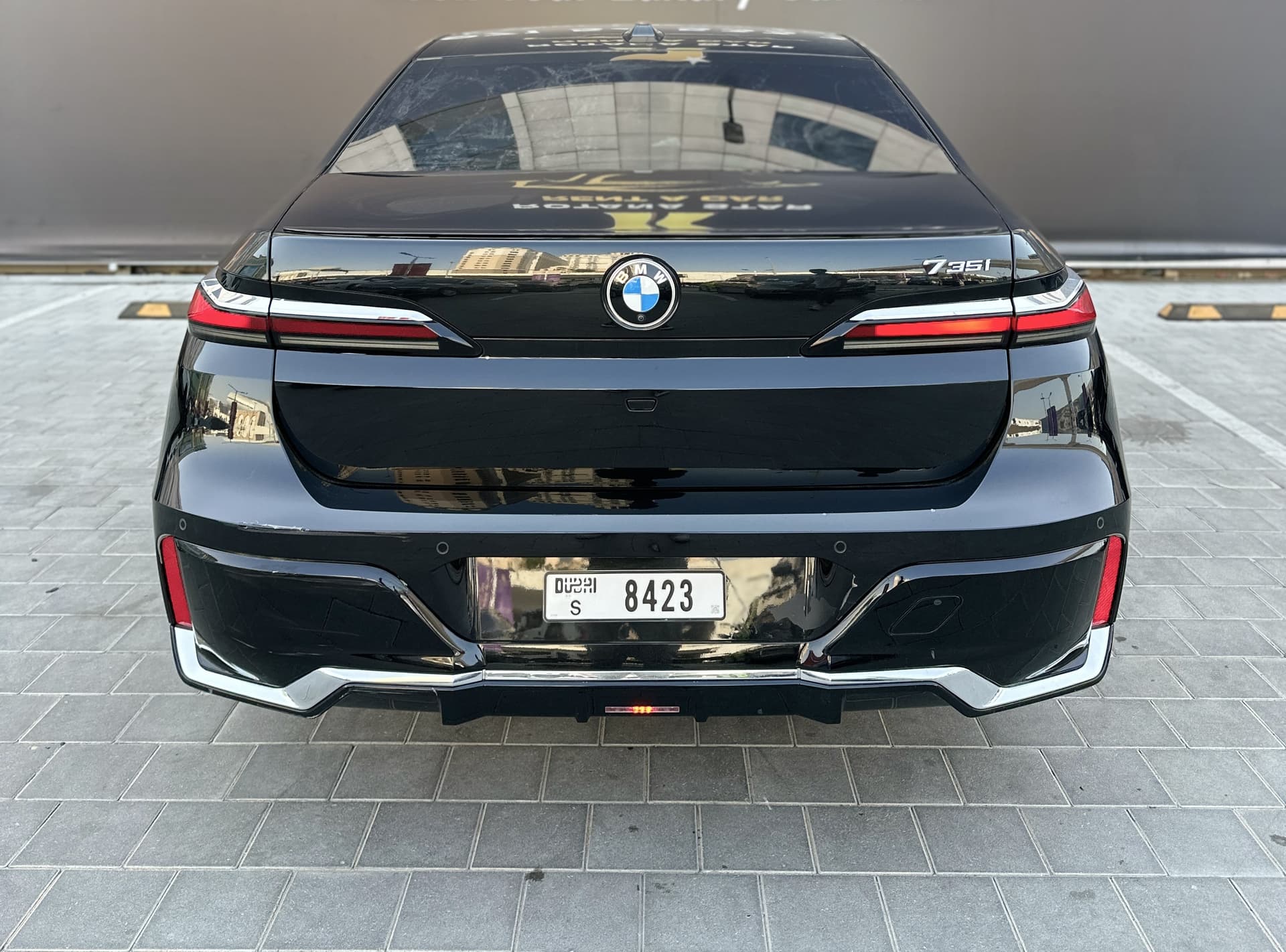 BMW 7 Series 735i 2024 huren Dubai - Weergave 4