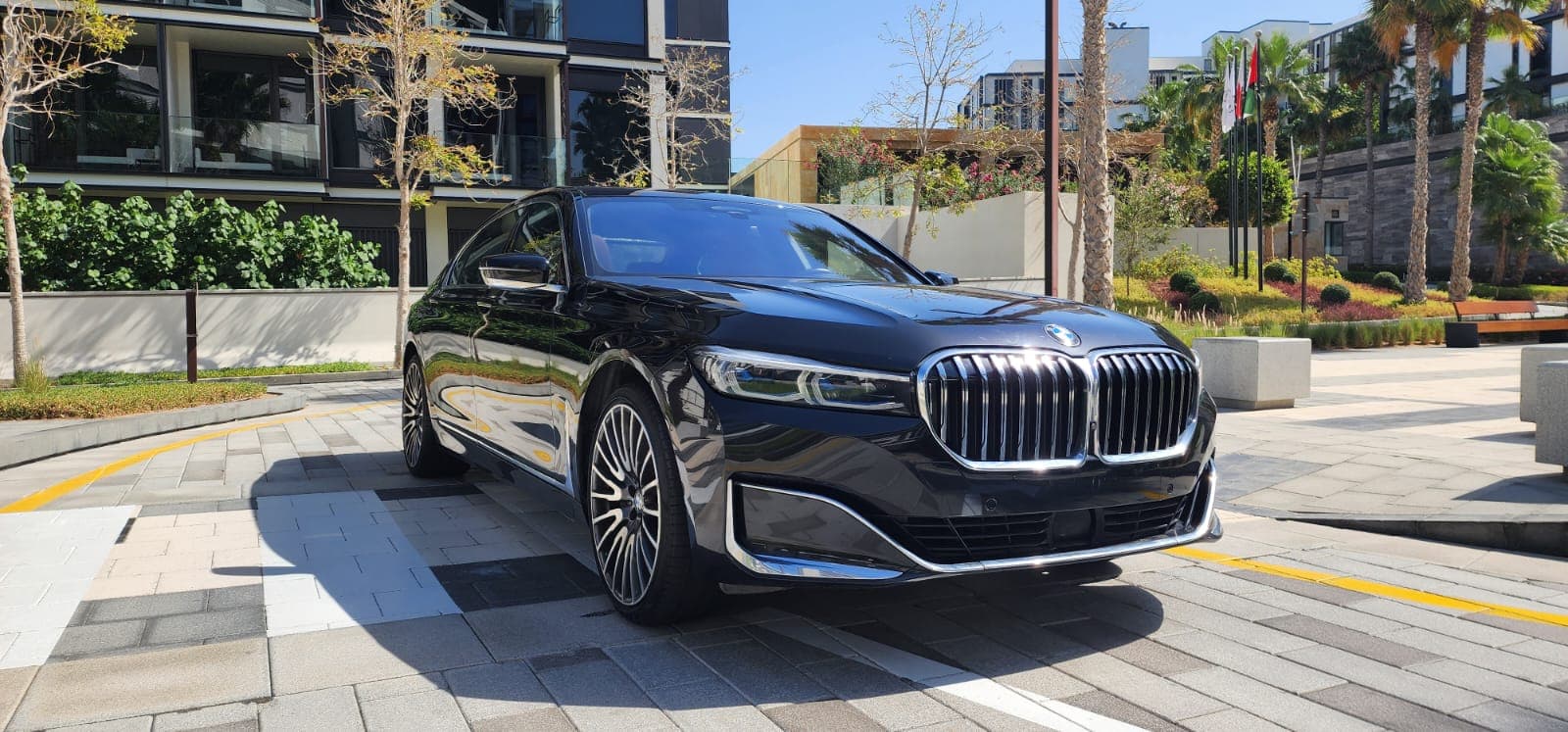 BMW 7 Series 750Li 2021 huren Dubai - Weergave 3