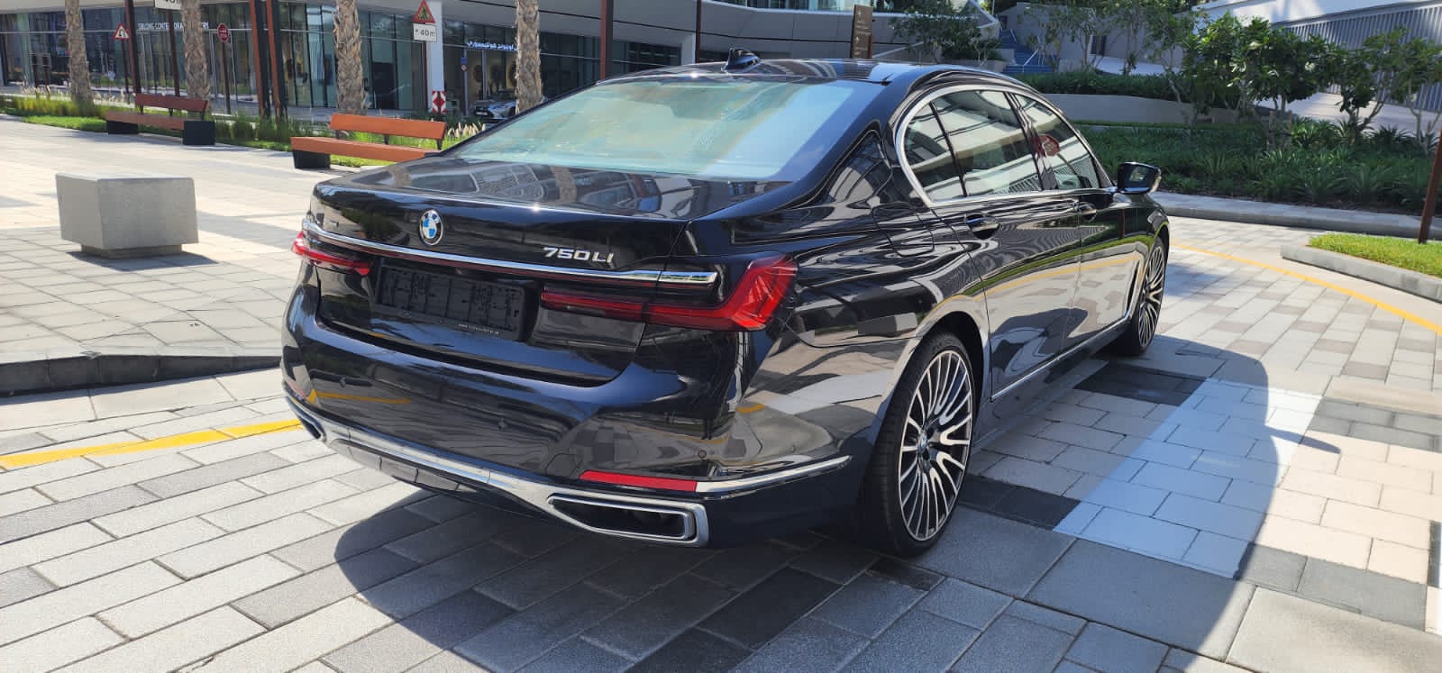 BMW 7 Series 750Li 2021 huren Dubai - Weergave 4