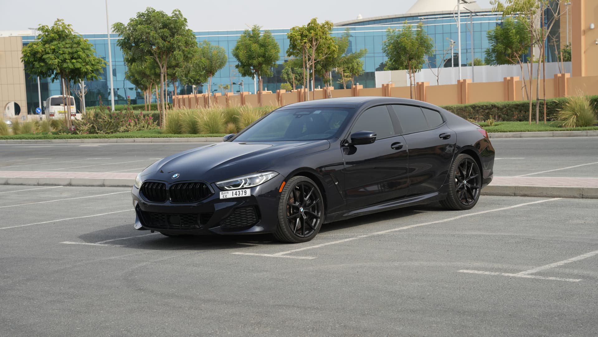 BMW 8 Series 850i 2022 huren Dubai - Weergave 2