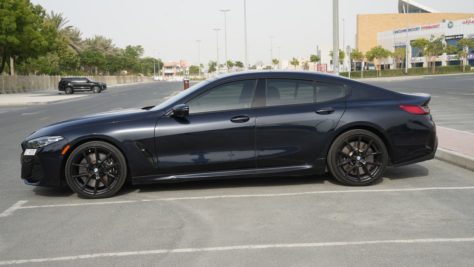 BMW 8 Series 850i 2022 huren Dubai - Weergave 3