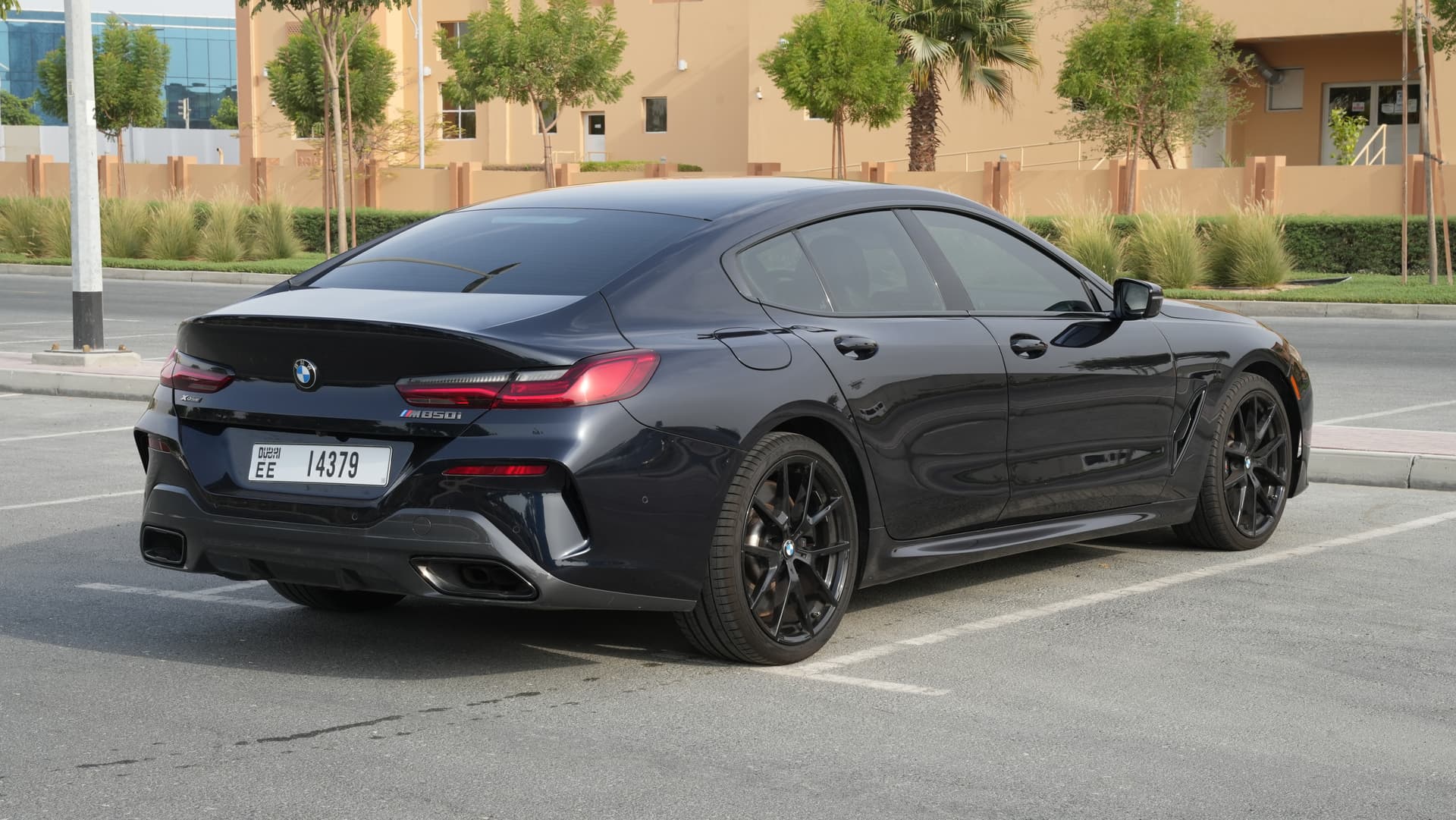 BMW 8 Series 850i 2022 huren Dubai - Weergave 4