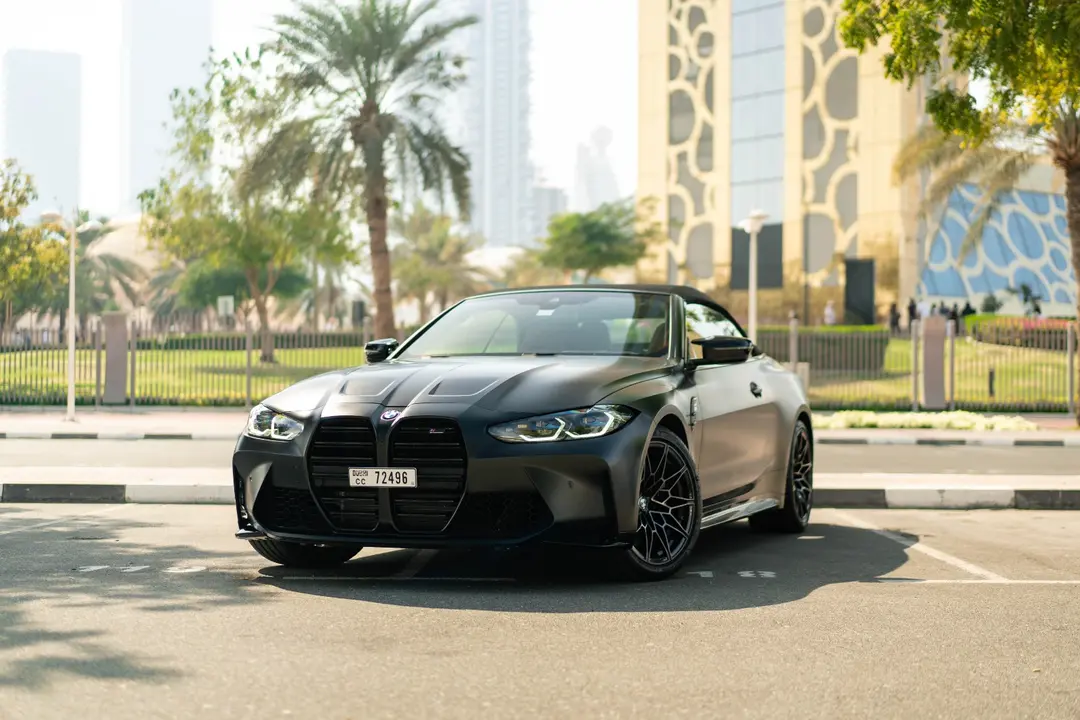 BMW M4 Competition 2024 mieten in Dubai - Frontansicht