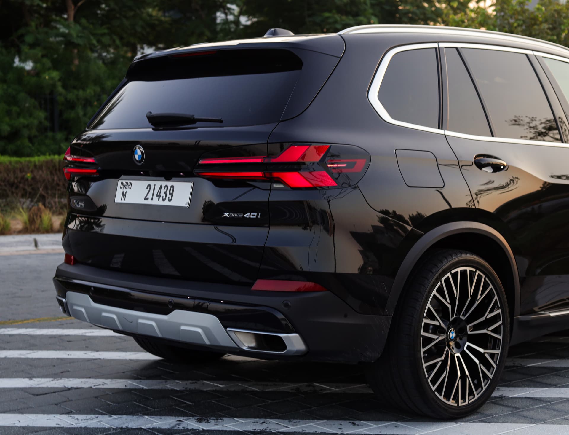 BMW X5 xDrive40i 2024 huren Dubai - Weergave 4