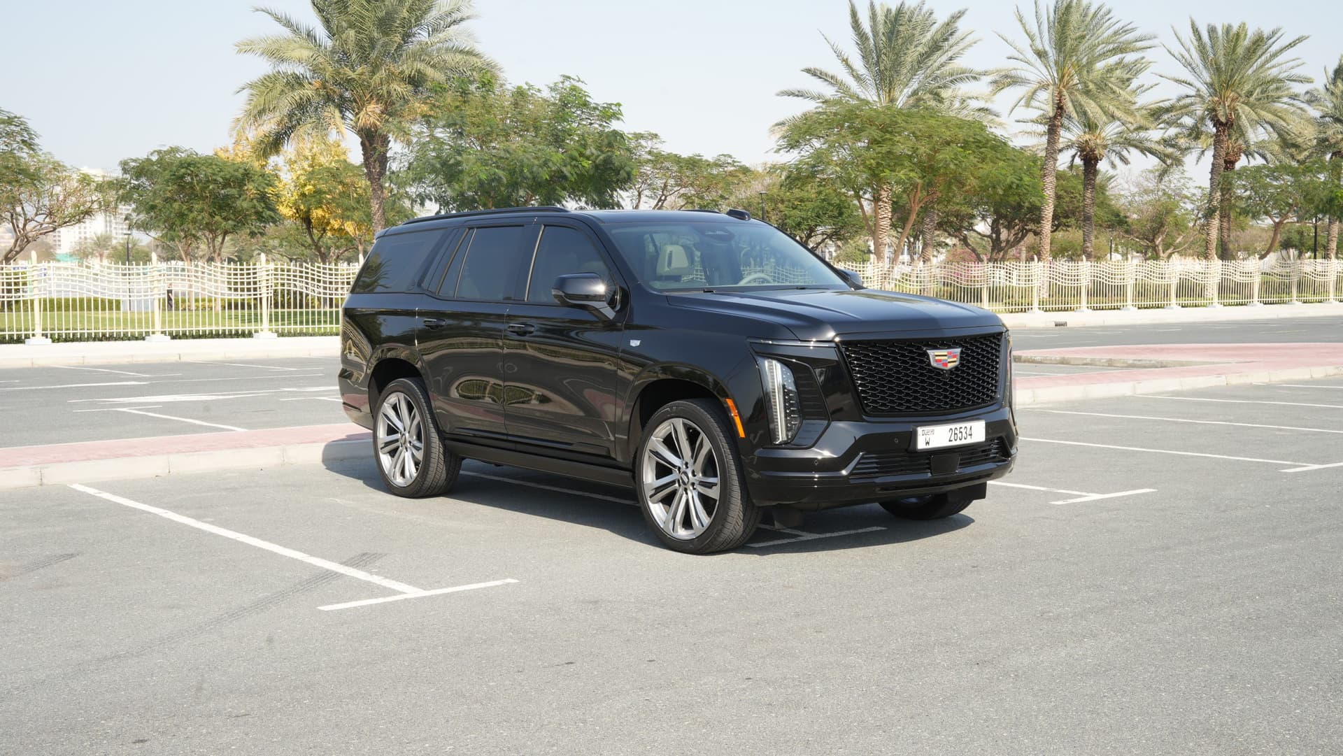 Cadillac Escalade 2026 mieten in Dubai - Frontansicht