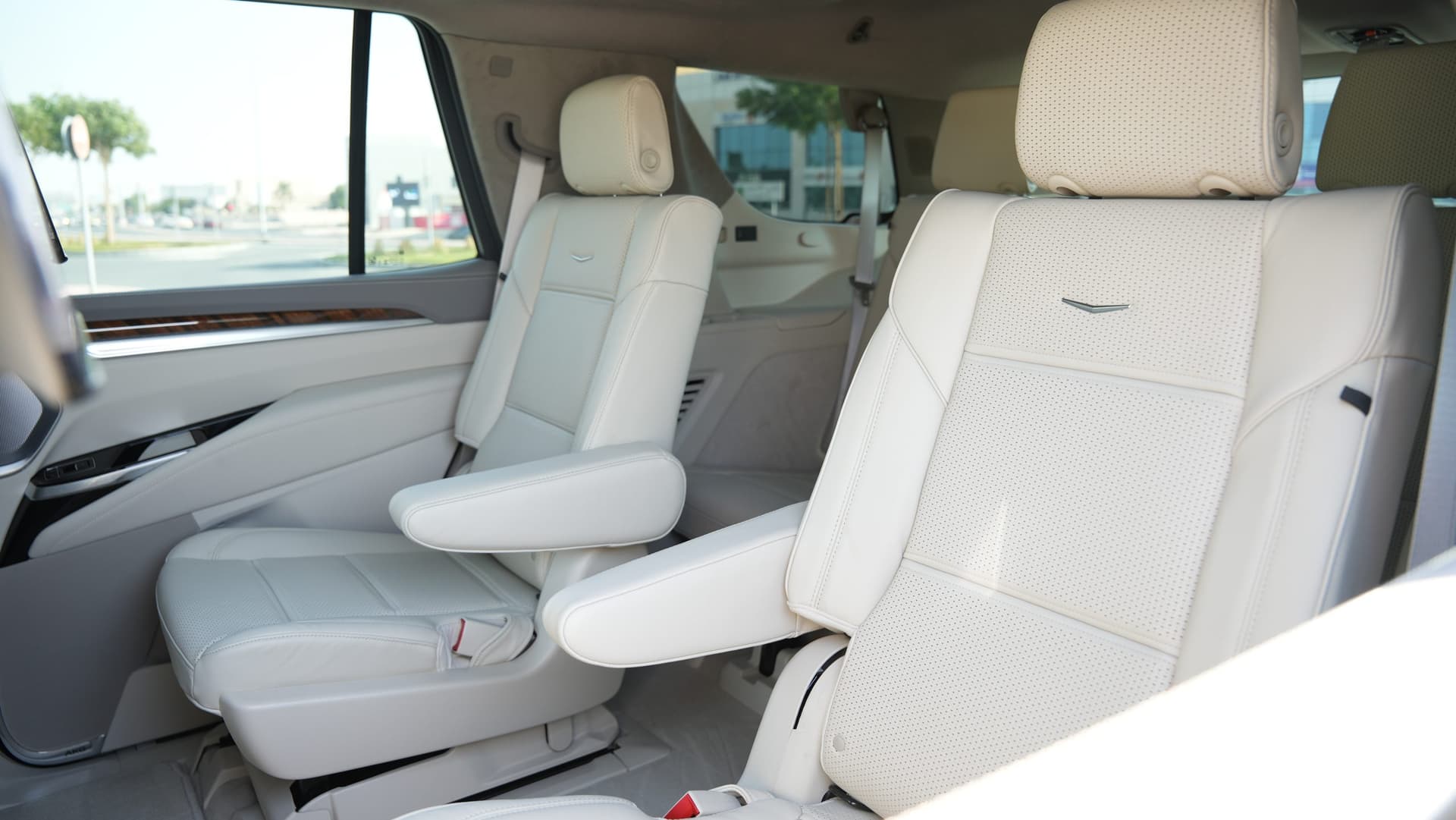 Cadillac Escalade 2026 mieten in Dubai - Ansicht 4