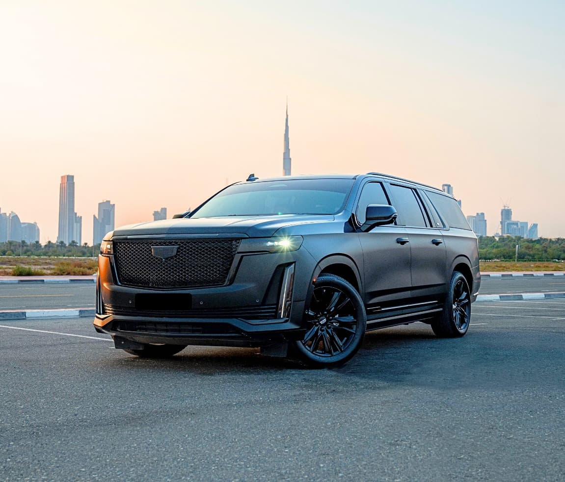 Cadillac Escalade ESV Sport Platinum 2024 huren Dubai - Vooraanzicht
