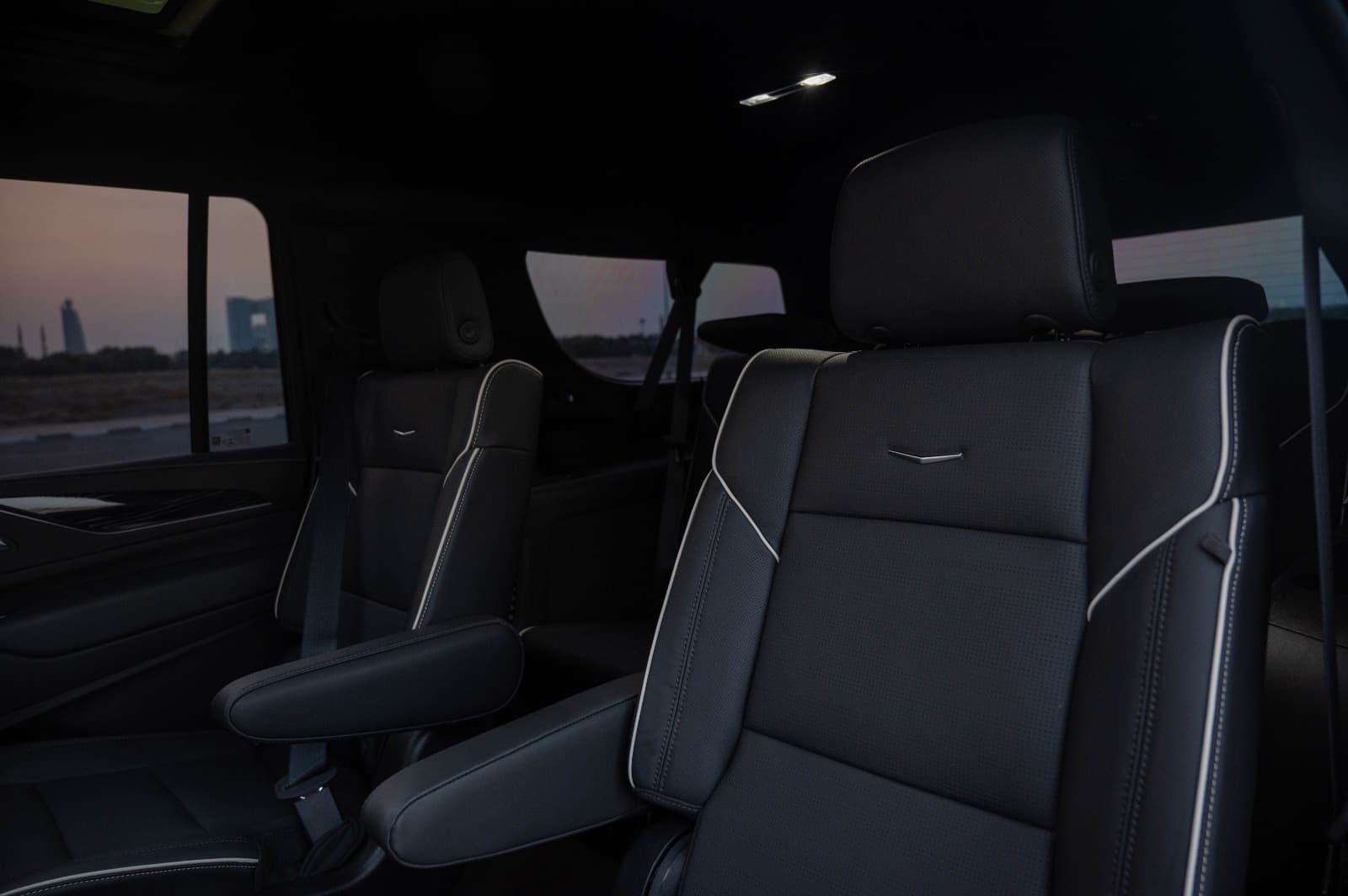 Cadillac Escalade ESV Sport Platinum 2024 huren Dubai - Weergave 4