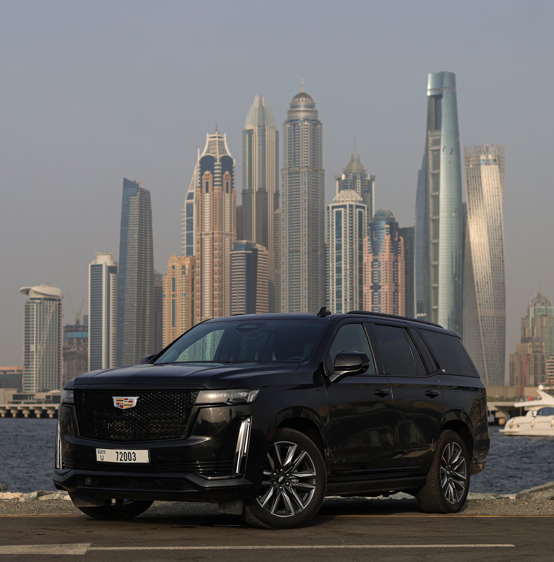 Cadillac Escalade Sport 2022 huren Dubai - Vooraanzicht