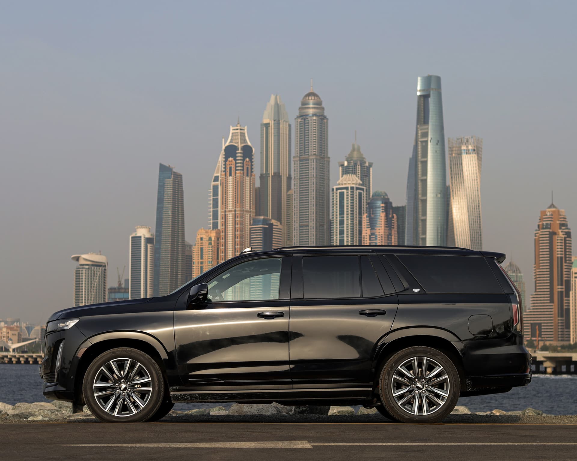 Cadillac Escalade Sport 2022 huren Dubai - Weergave 3