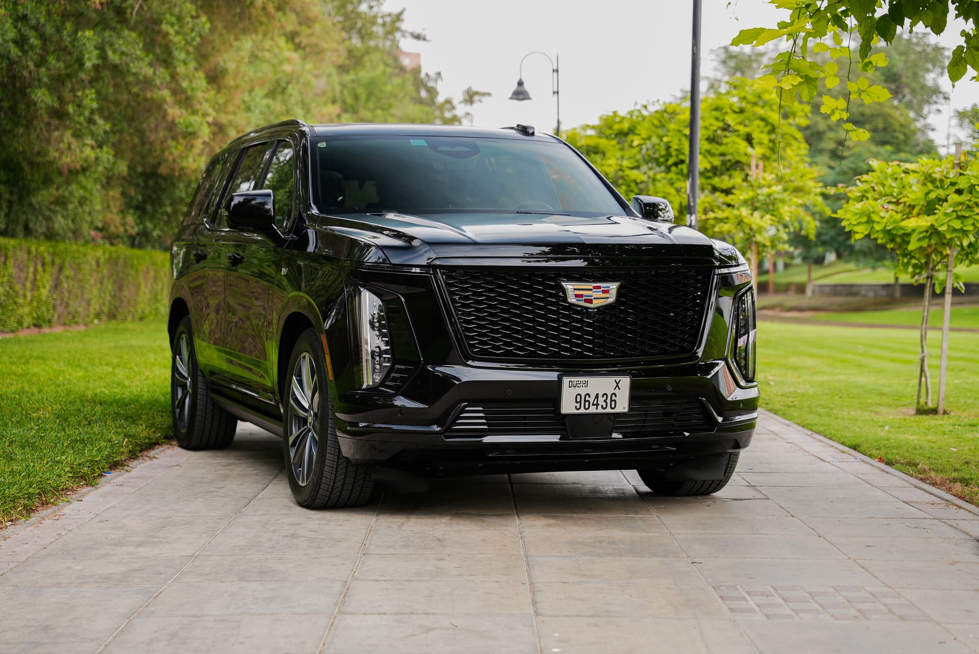 Cadillac Escalade Sport 2025 huren Dubai - Vooraanzicht