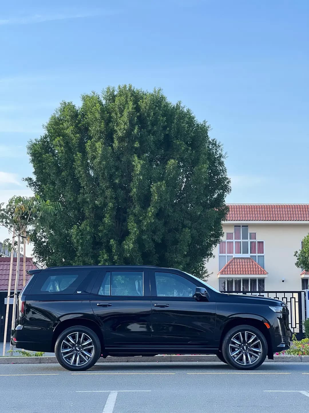 Cadillac Escalade V Sport 2023 huren Dubai - Weergave 2