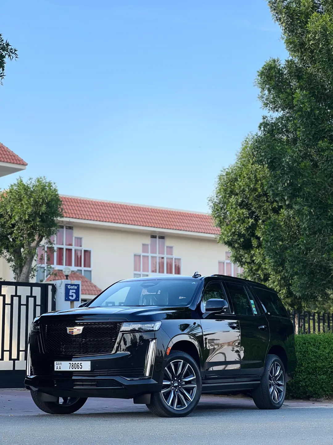 Cadillac Escalade V Sport 2023 huren Dubai - Weergave 3