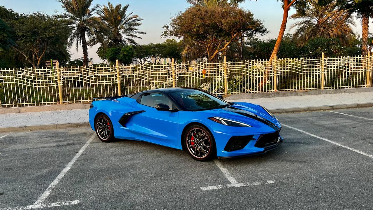 Chevrolet Corvette C8 2024 huren Dubai - Vooraanzicht
