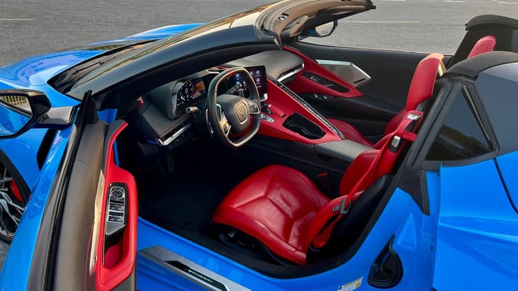 Chevrolet Corvette C8 2024 huren Dubai - Weergave 3
