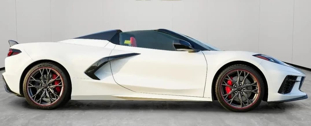 Chevrolet Corvette Stingray 2023 mieten in Dubai - Ansicht 3