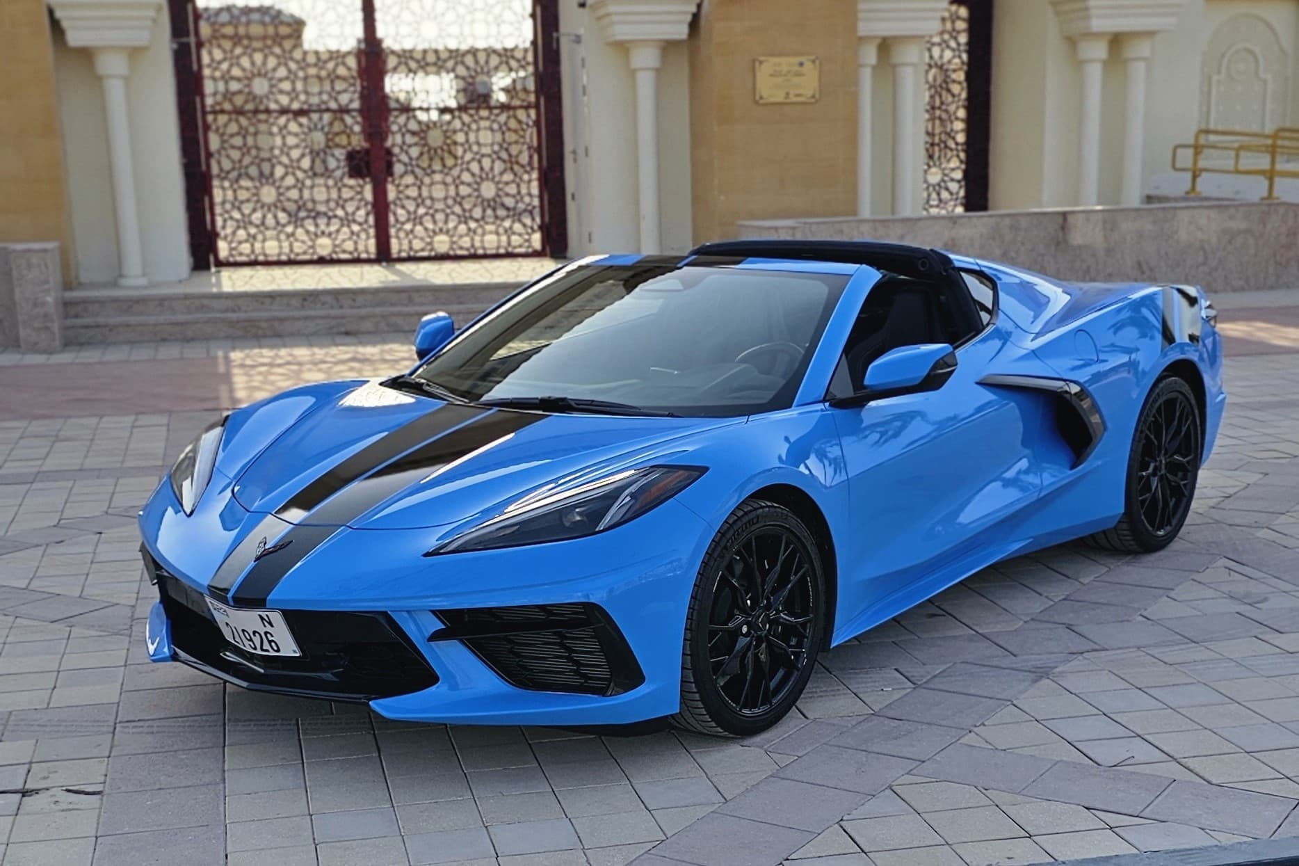Chevrolet Corvette Stingray 2025 huren Dubai - Vooraanzicht