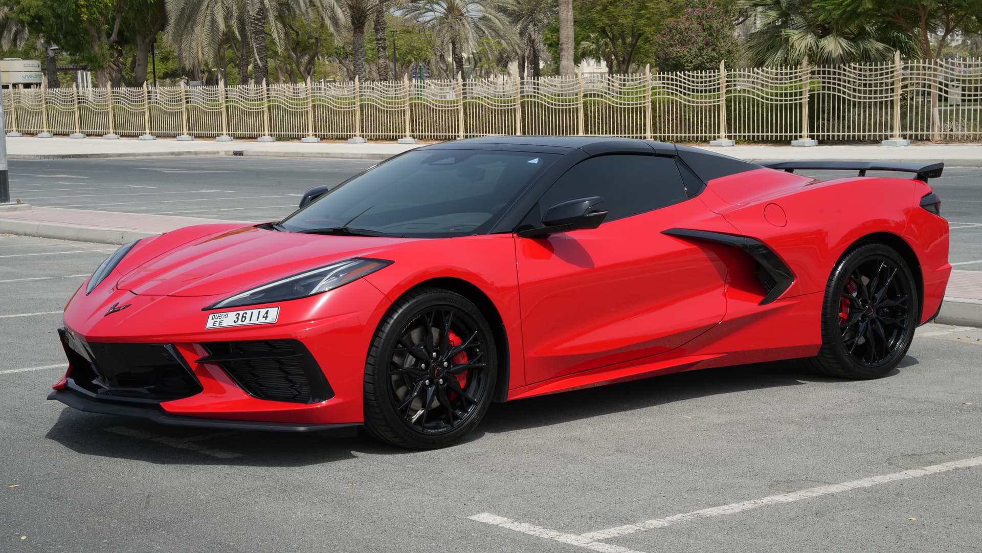 Chevrolet Corvette Stingray 2025 huren Dubai - Vooraanzicht