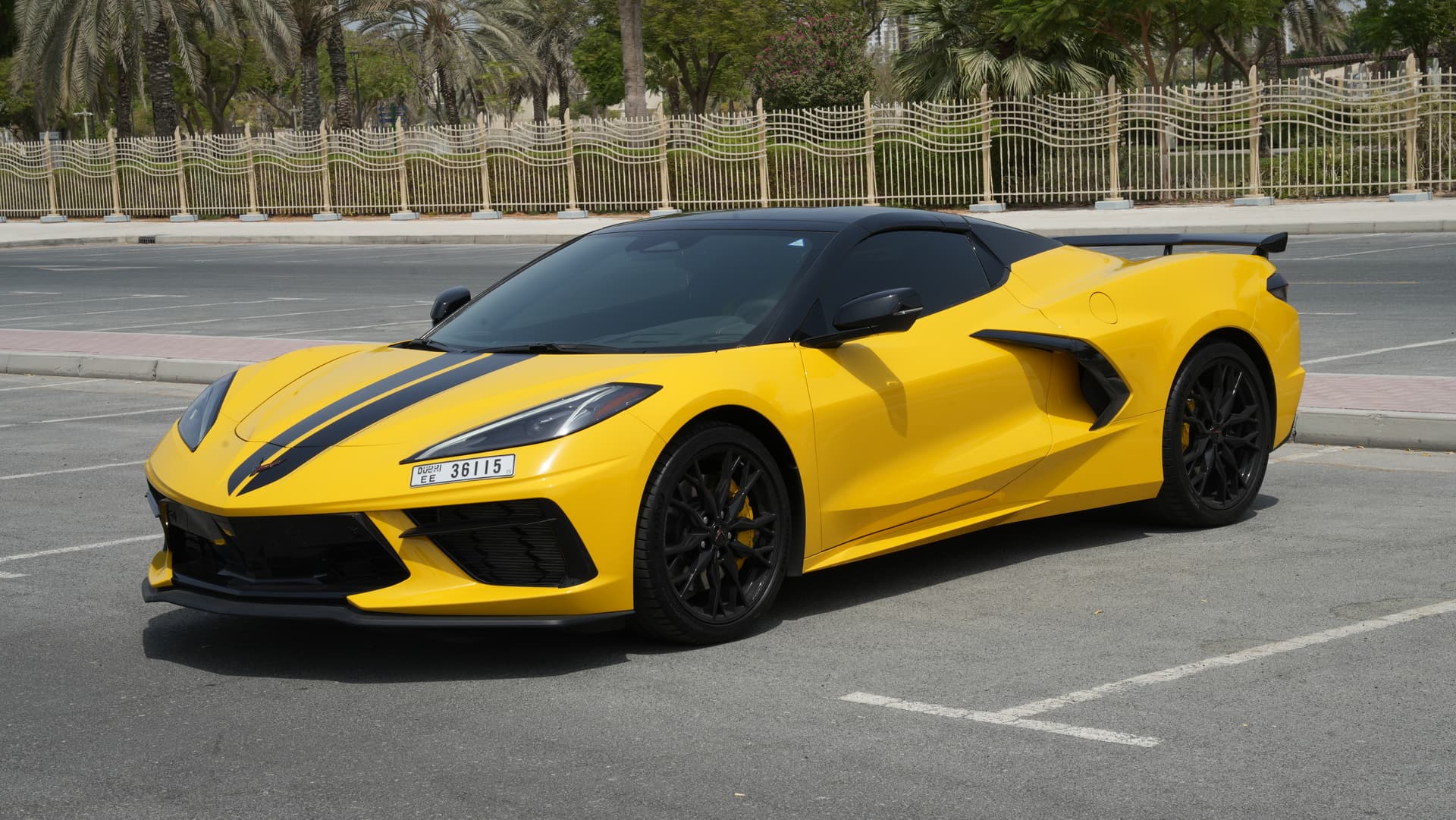 Chevrolet Corvette Stingray 2025 mieten in Dubai - Frontansicht