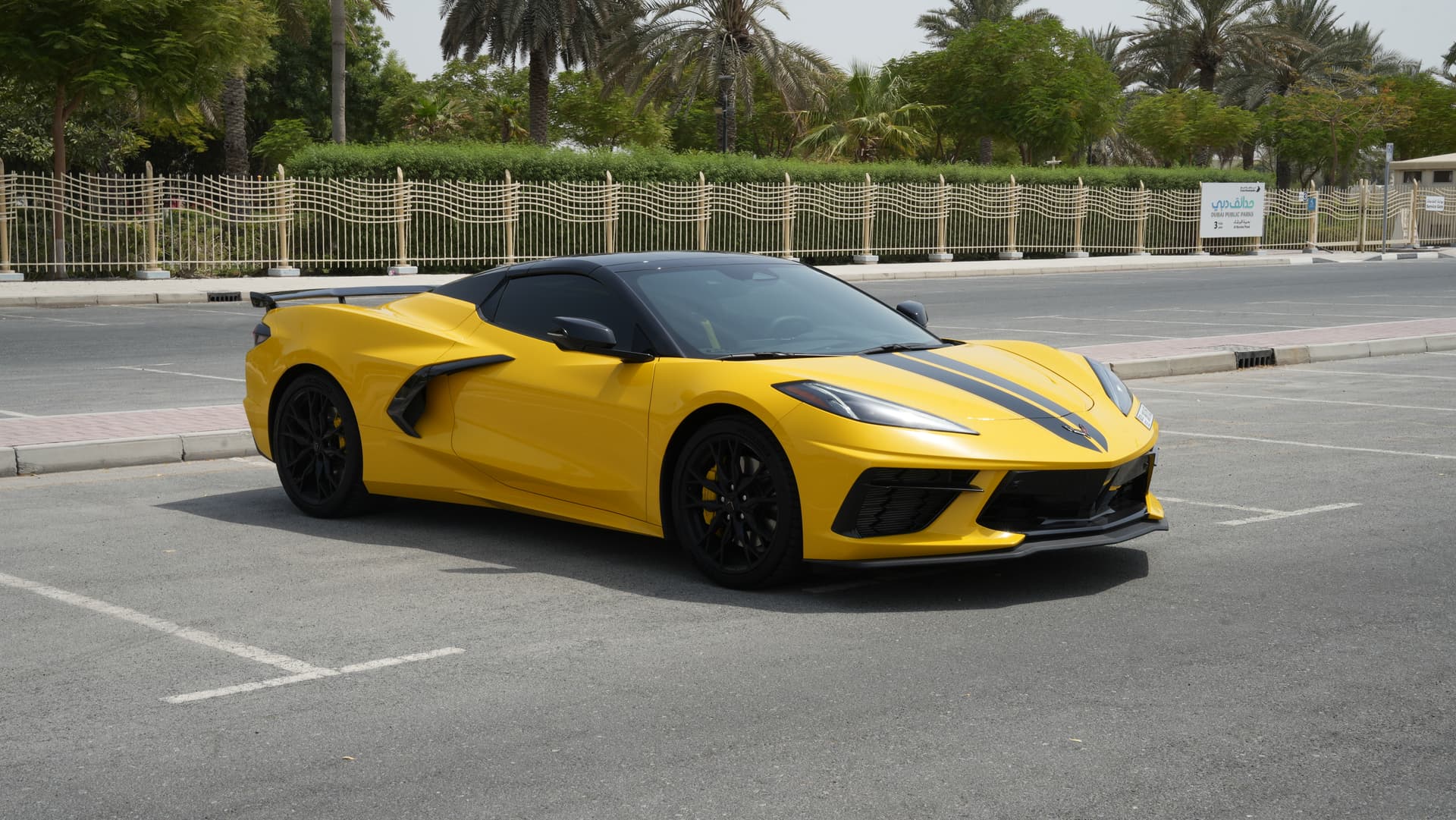Chevrolet Corvette Stingray 2025 mieten in Dubai - Ansicht 3