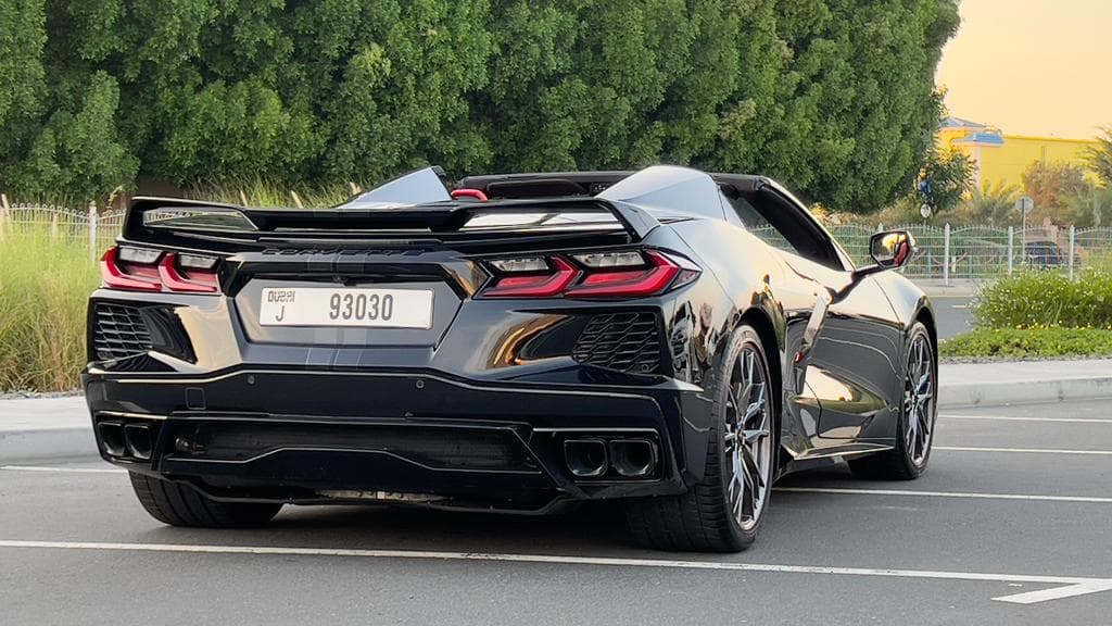 Chevrolet Corvette Stingray 2025 mieten in Dubai - Ansicht 4