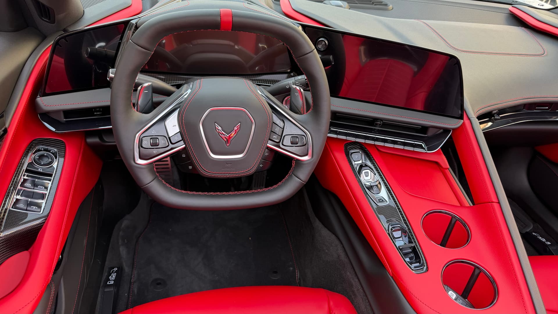 Chevrolet Corvette Stingray 2026 huren Dubai - Weergave 4