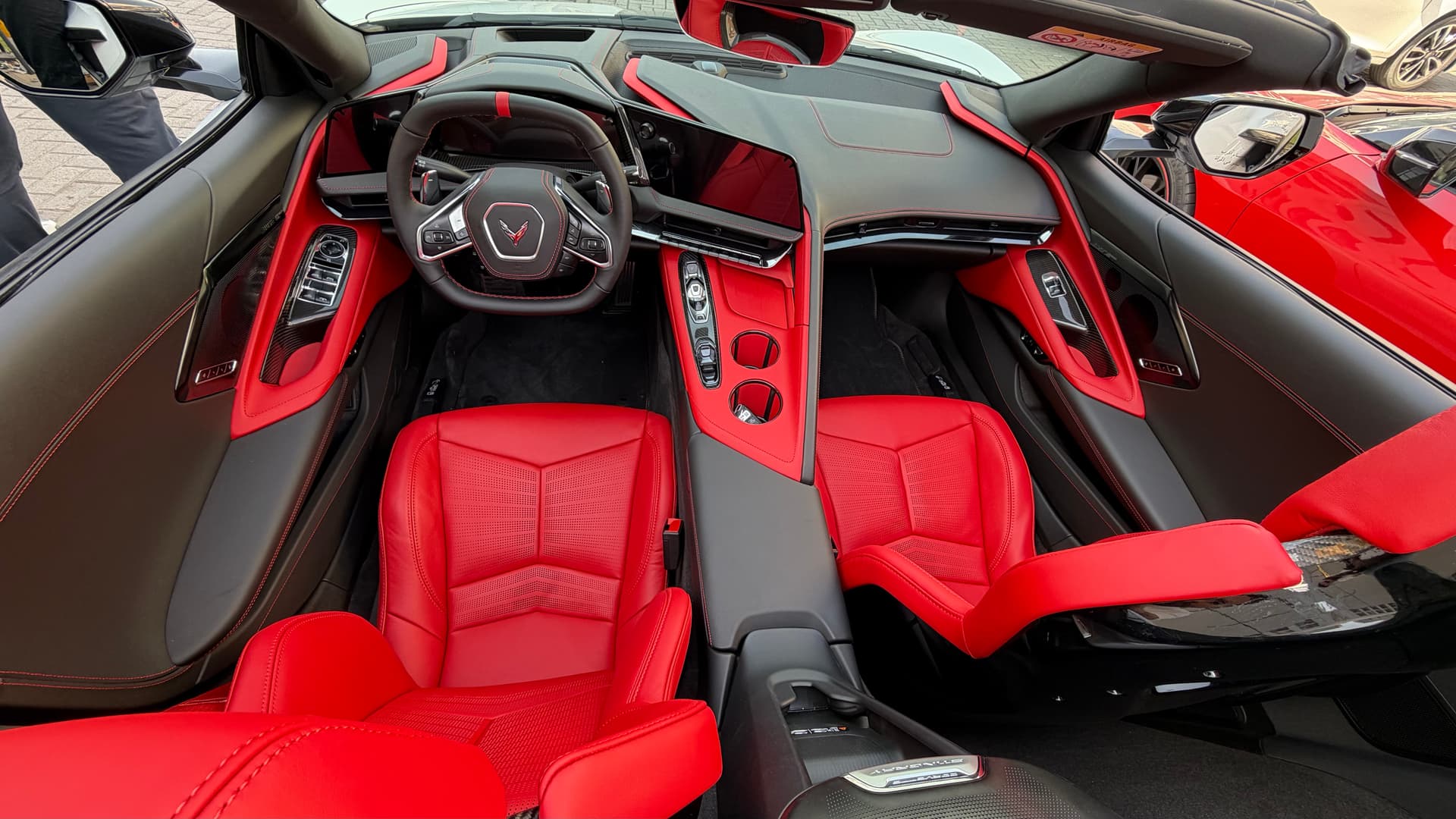Chevrolet Corvette Stingray 2026 mieten in Dubai - Ansicht 4