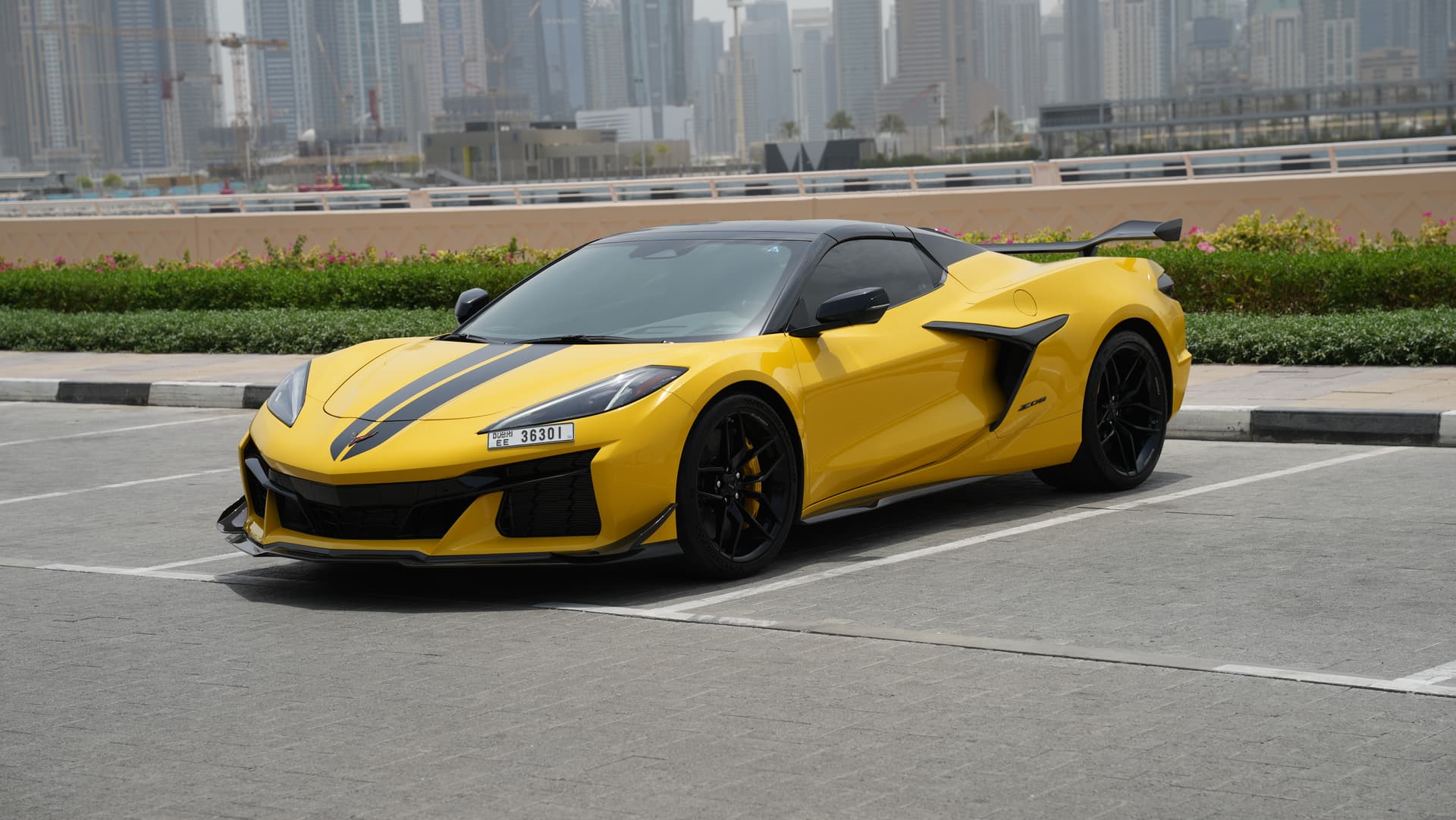 Chevrolet Corvette Z06 2025 huren Dubai - Vooraanzicht
