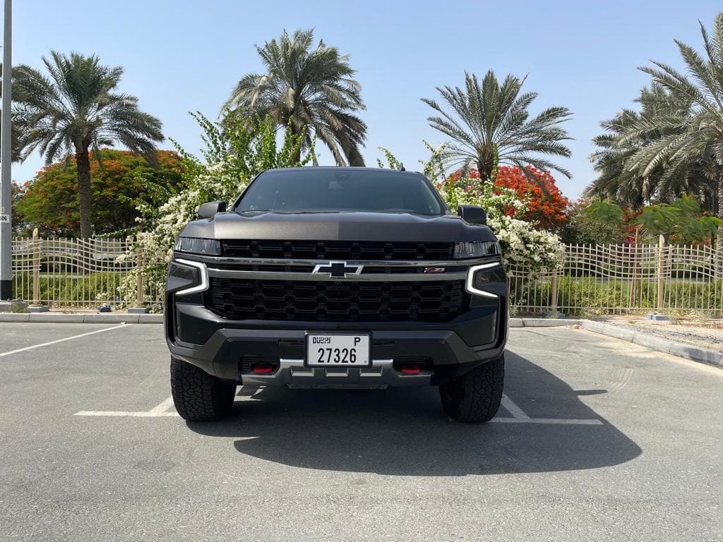 Chevrolet Tahoe 2021 huren Dubai - Vooraanzicht