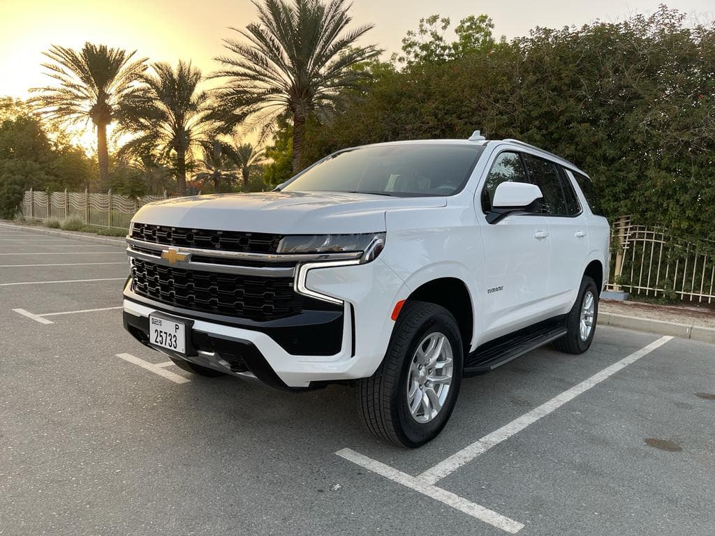 Chevrolet Tahoe 2021 huren Dubai - Vooraanzicht