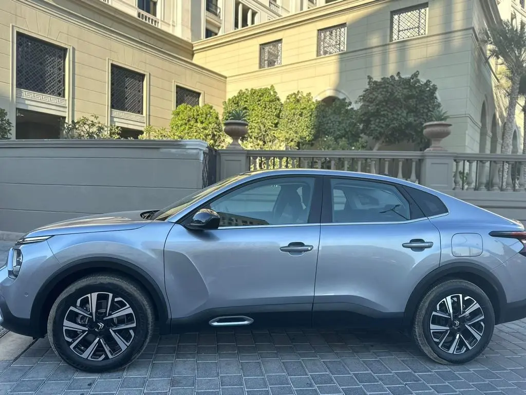 Citroen C4 X 2024 mieten in Dubai - Ansicht 3